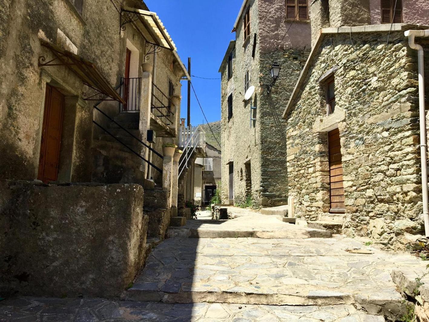 Nuits Magiques Au Village Entre Mer Et Montagnes Bigorno Bagian luar foto