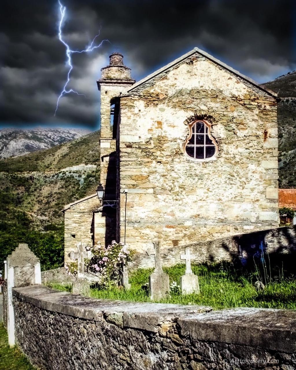Nuits Magiques Au Village Entre Mer Et Montagnes Bigorno Bagian luar foto